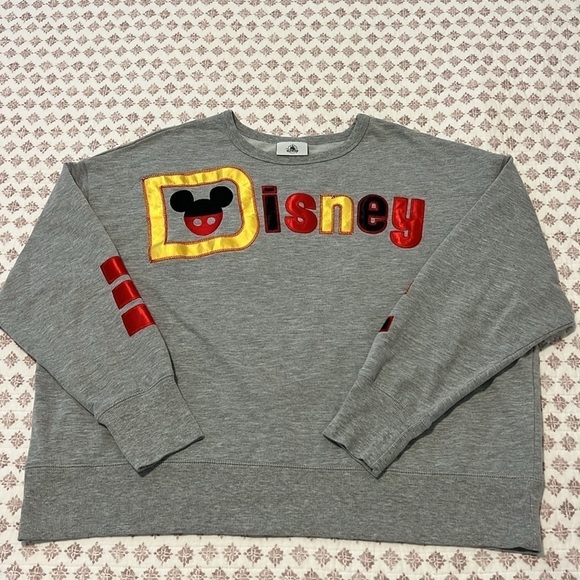 WDW Disney Spirit Jersey Crew Neck Sweatshirt Walt Disney Embroidered Logo - Picture 1 of 14